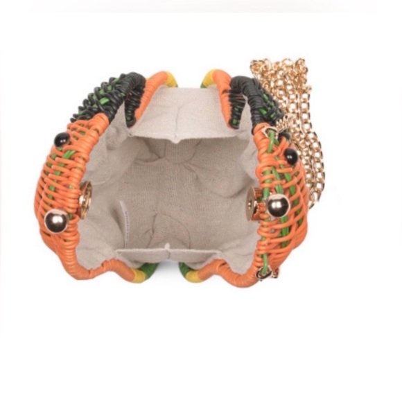 TROPICAL PARROT WICKER BAG WITH CHAIN CROSSBODY STRAP! New - Picture 3 of 5